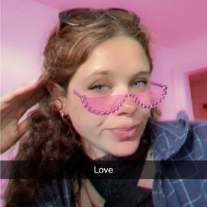 Meet your Posher, Becky